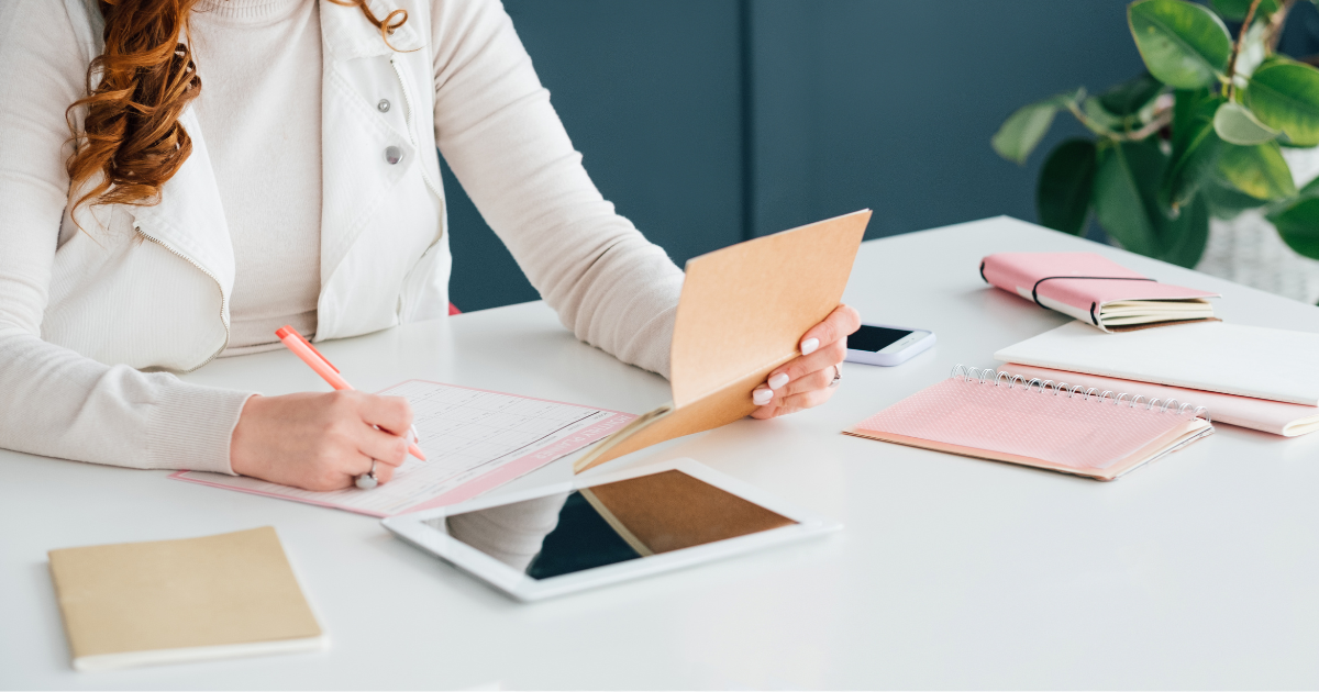donna crea strategia di web marketing